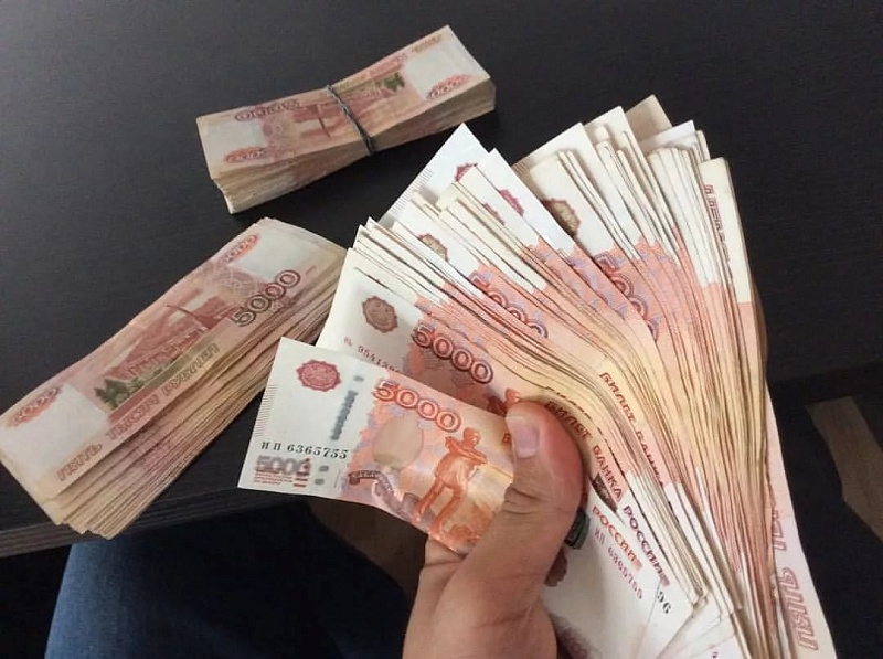 Суд Ухты взыскал почти 100 тысяч рублей с пьяного дебошира в самолете