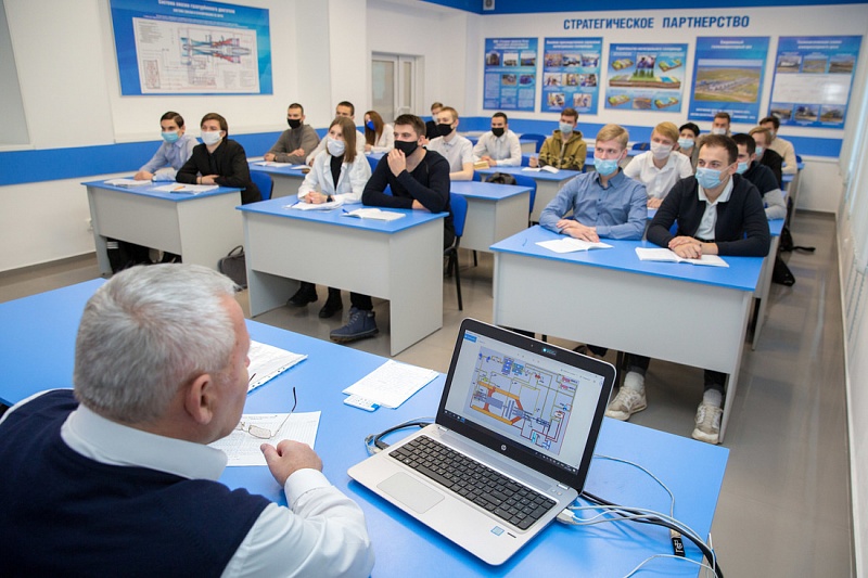 В ухтинском университете открылся именной лабораторный комплекс по металловедению ПАО «Газпром»