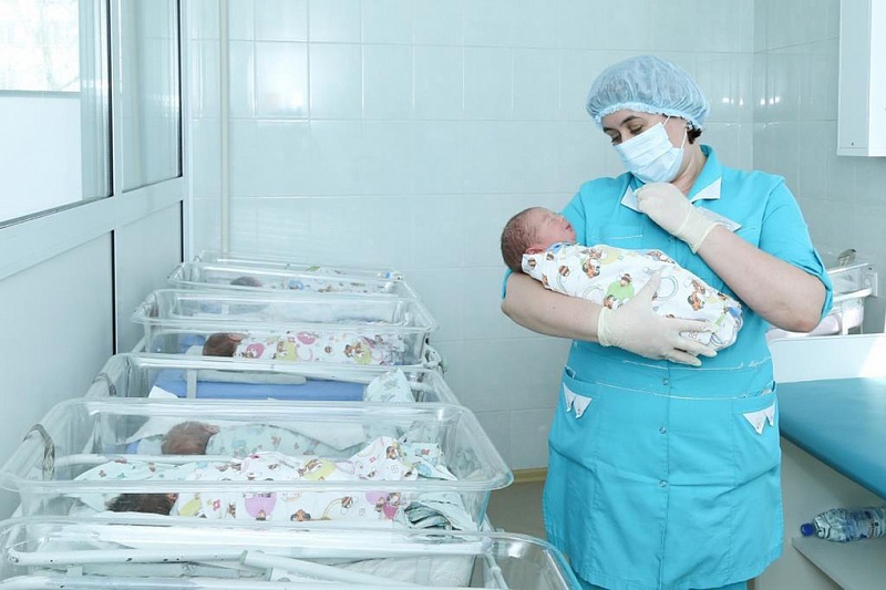 В Коми собираются выдавать подарки новорожденным стоимостью 5 тысяч рублей
